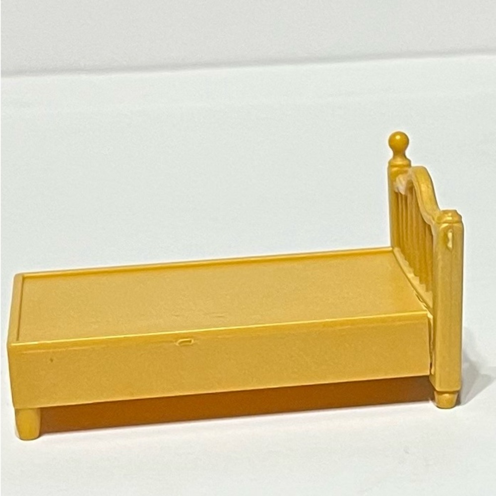 Calico Critters Sylvanian Families Miniature Dollhouse Furniture Lot - Picture 5 of 10